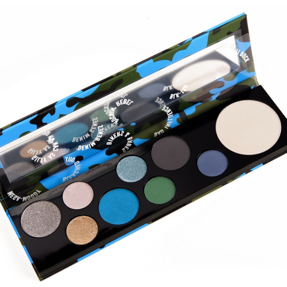 MAC ROCKIN' REBEL EYESHADOW PALETTE